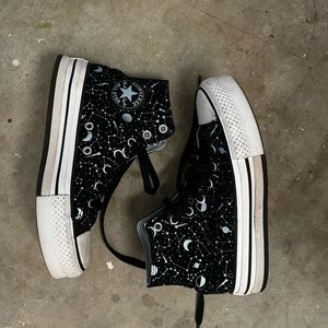 Girls All Star Converse -Hightop size 2
